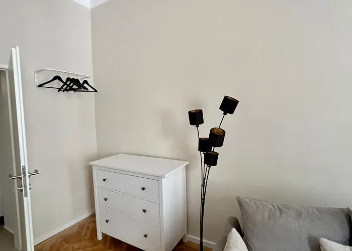 Апартаменти Modern, Stylisch Und Zentral *